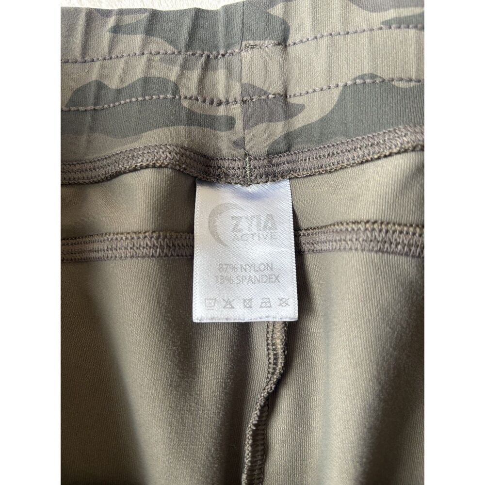 Zyia Women's Green Camo Print Joggers - Size Large - Picture 2 of 4